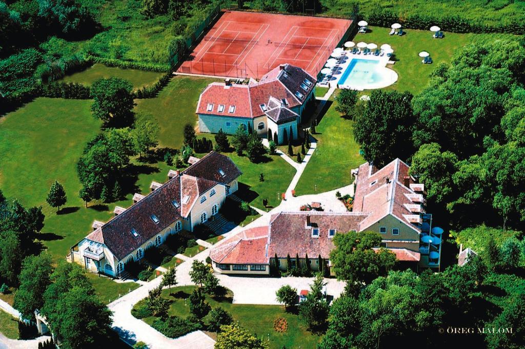 Öreg Malom Hotel Csepreg Exteriör bild